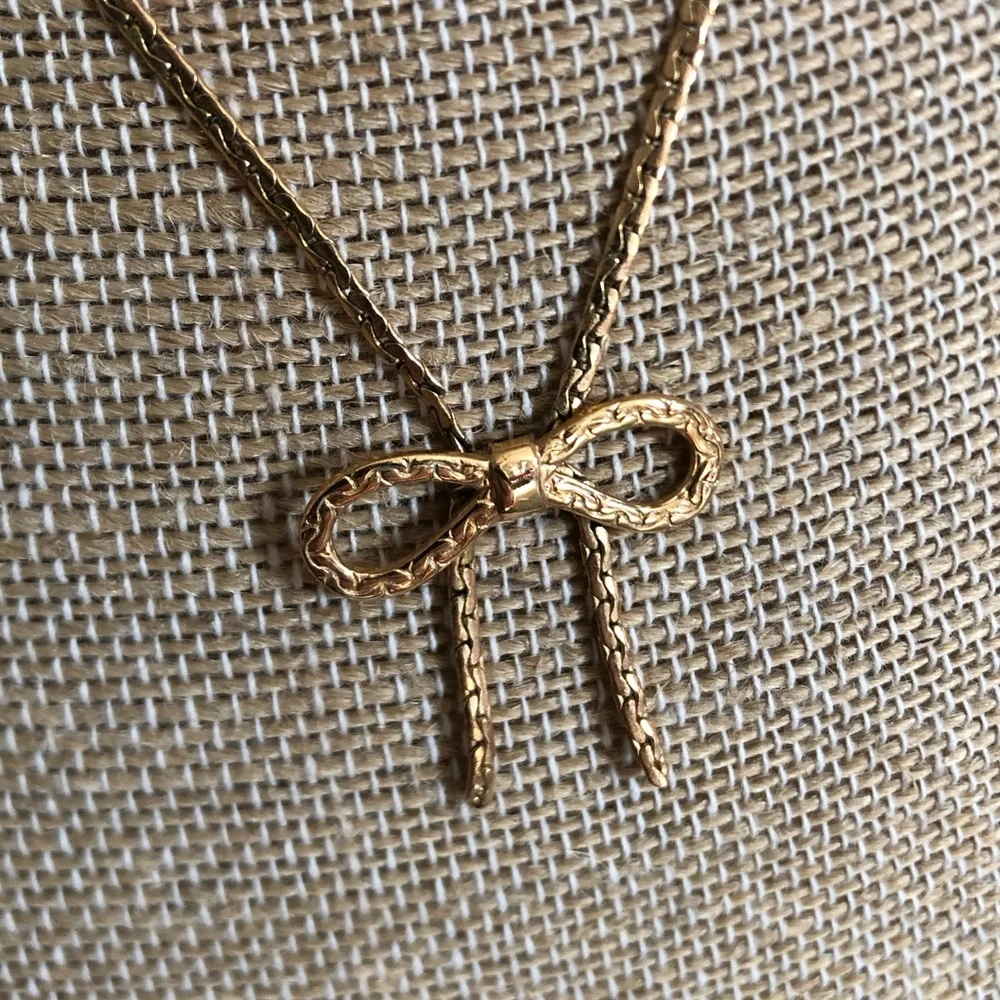 Vtg 70s Avon Gold Bow Necklace - Picture 3 of 10